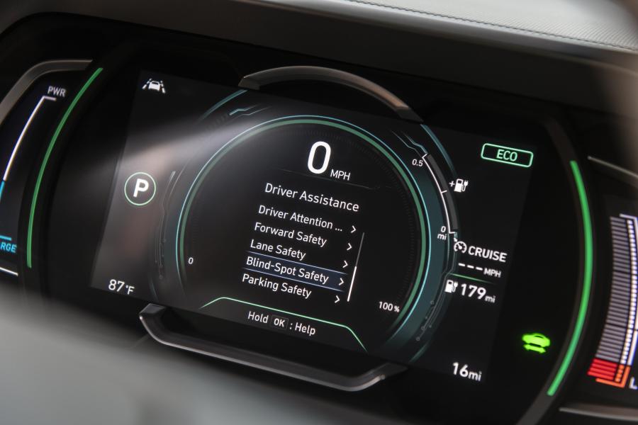 Панель приборов Hyundai IONIQ electric (AE) 2019 года  (NA) (фото 24 из 40)